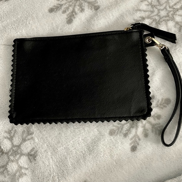 Large Black Victoria Secret’s Wristet - Picture 2 of 3